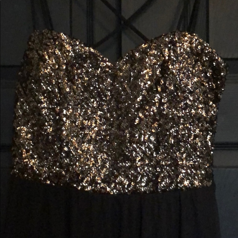 Dress - Picture 2 of 4